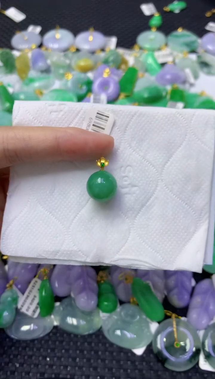 颈饰18K金镶嵌翡翠天然缅甸翡翠A货