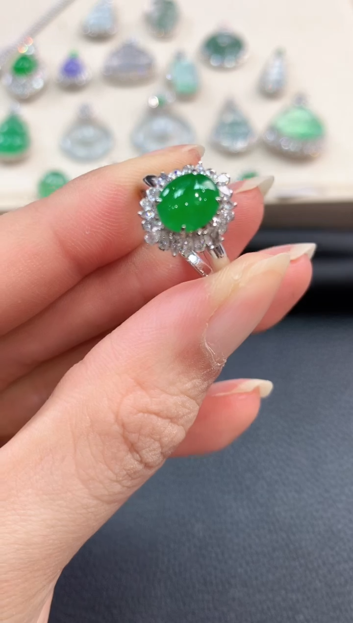 【闪购商品】翡翠戒指18K金镶嵌b98       