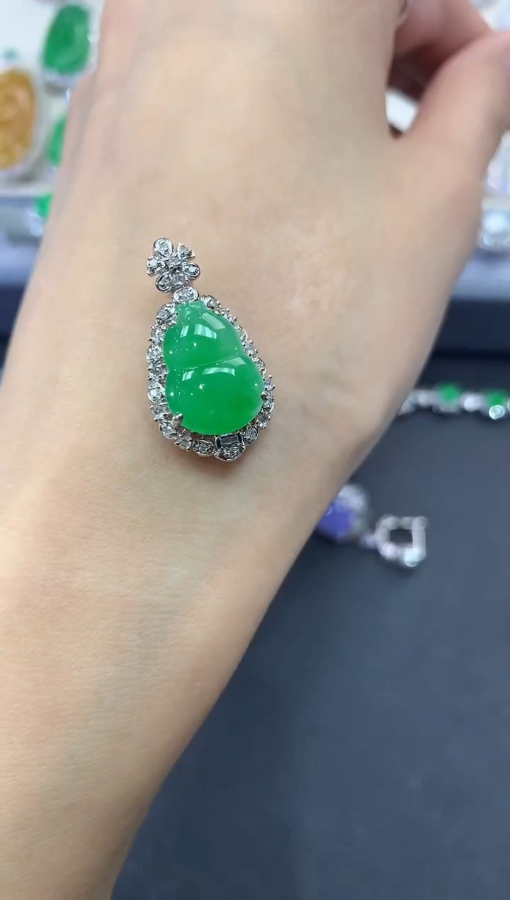 【闪购商品】翡翠吊坠(不含链)18K金镶嵌a119       