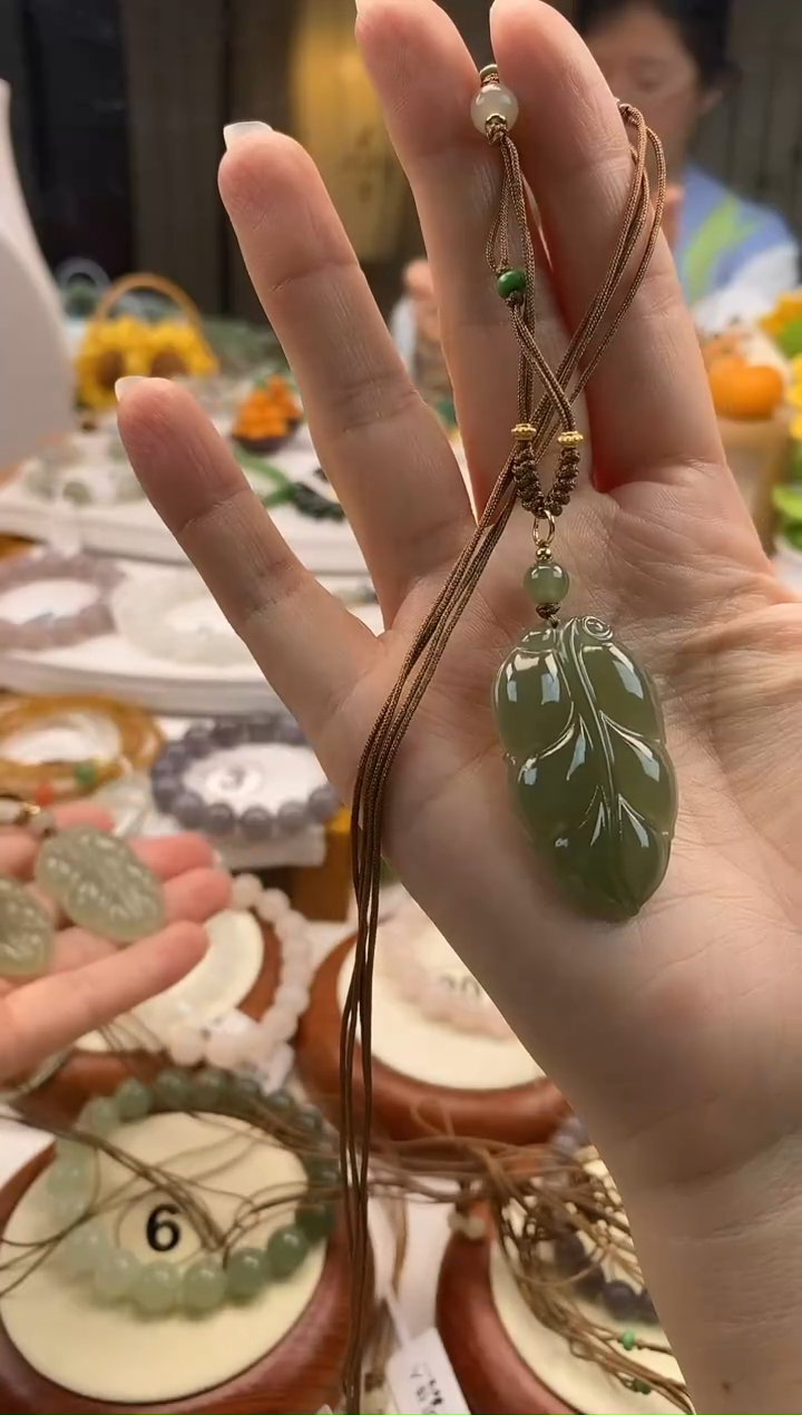 【闪购商品】和田玉吊坠(不含链)未镶嵌玉叶多样性发一