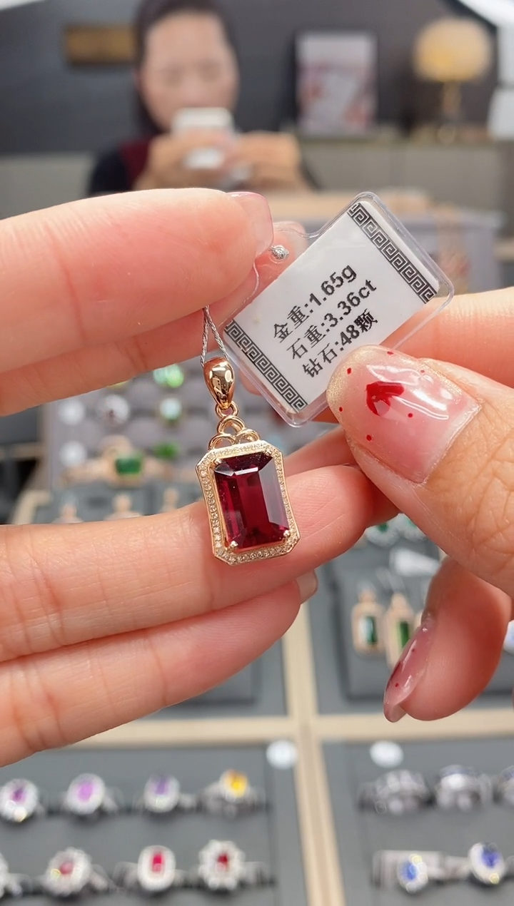 【闪购商品】碧玺颈饰18K金镶嵌3.36    