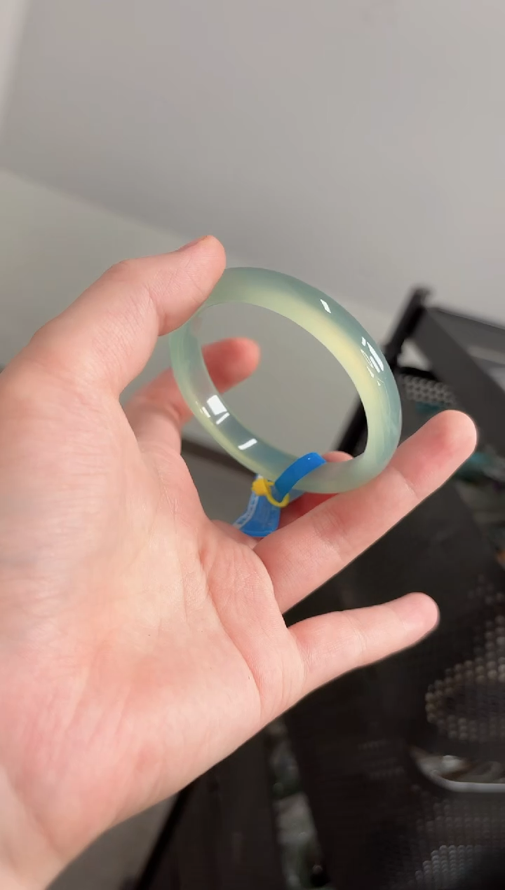 玛瑙/玉髓手镯未镶嵌56-57圈