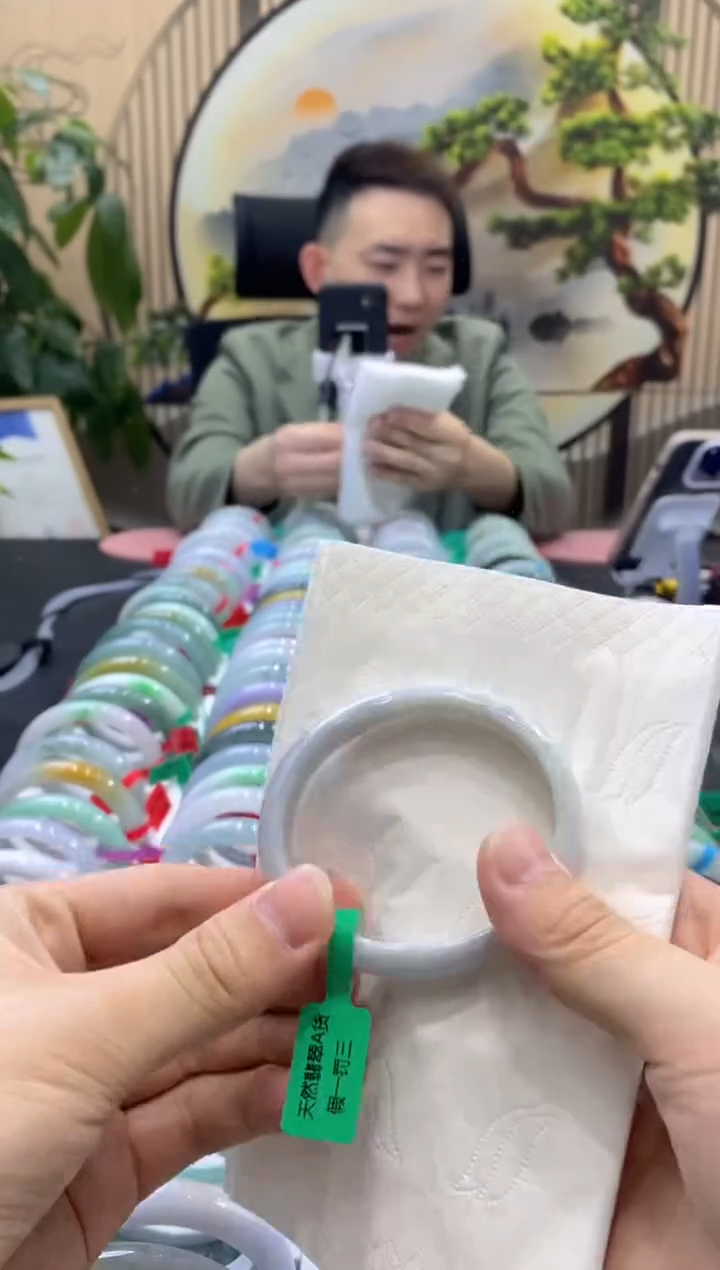 翡翠手镯未镶嵌000002150