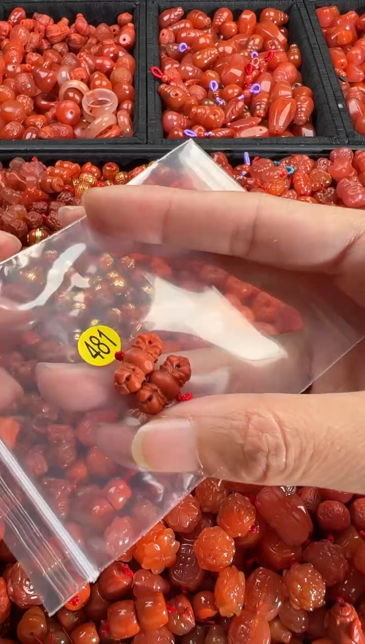 【闪购商品】南红玛瑙颈饰未镶嵌1