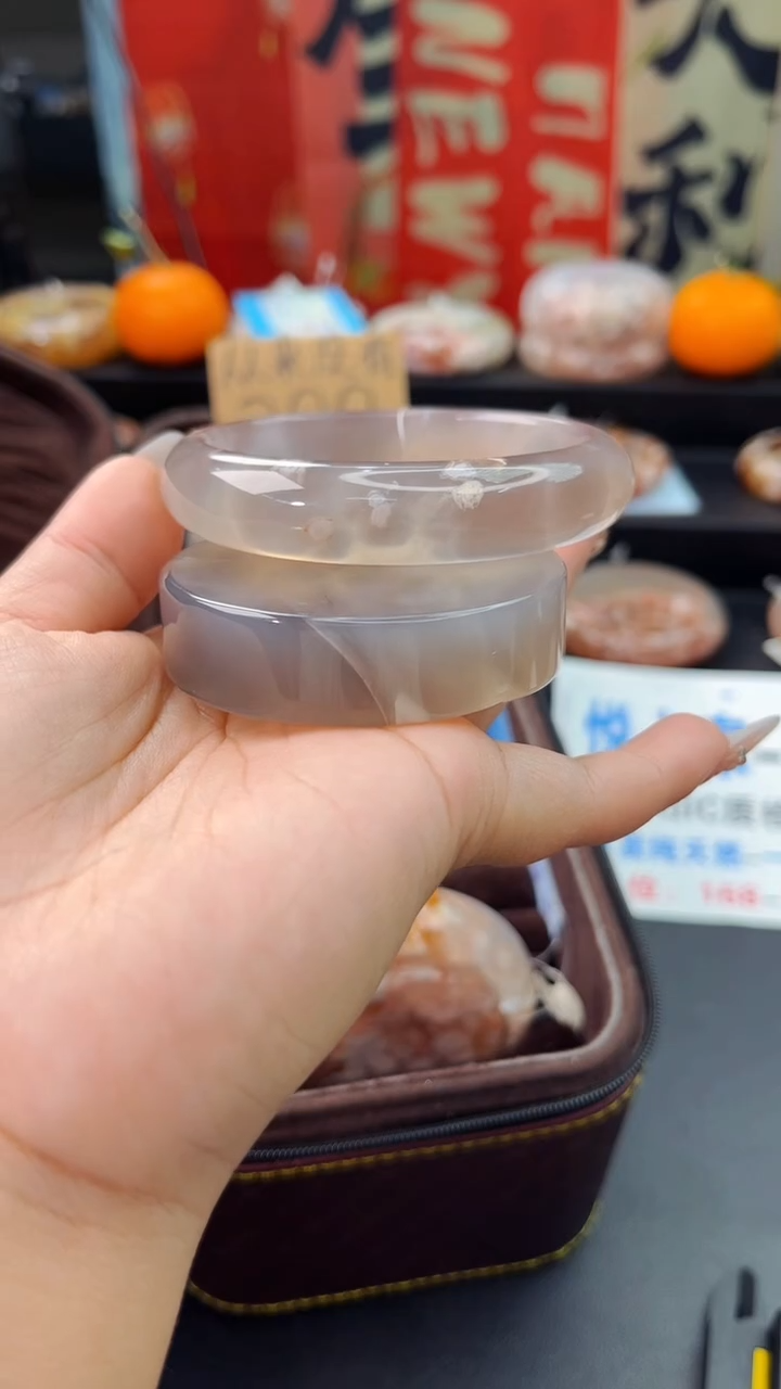 【闪购商品】石英质玉手镯未镶嵌赠送镯心（61圈口）