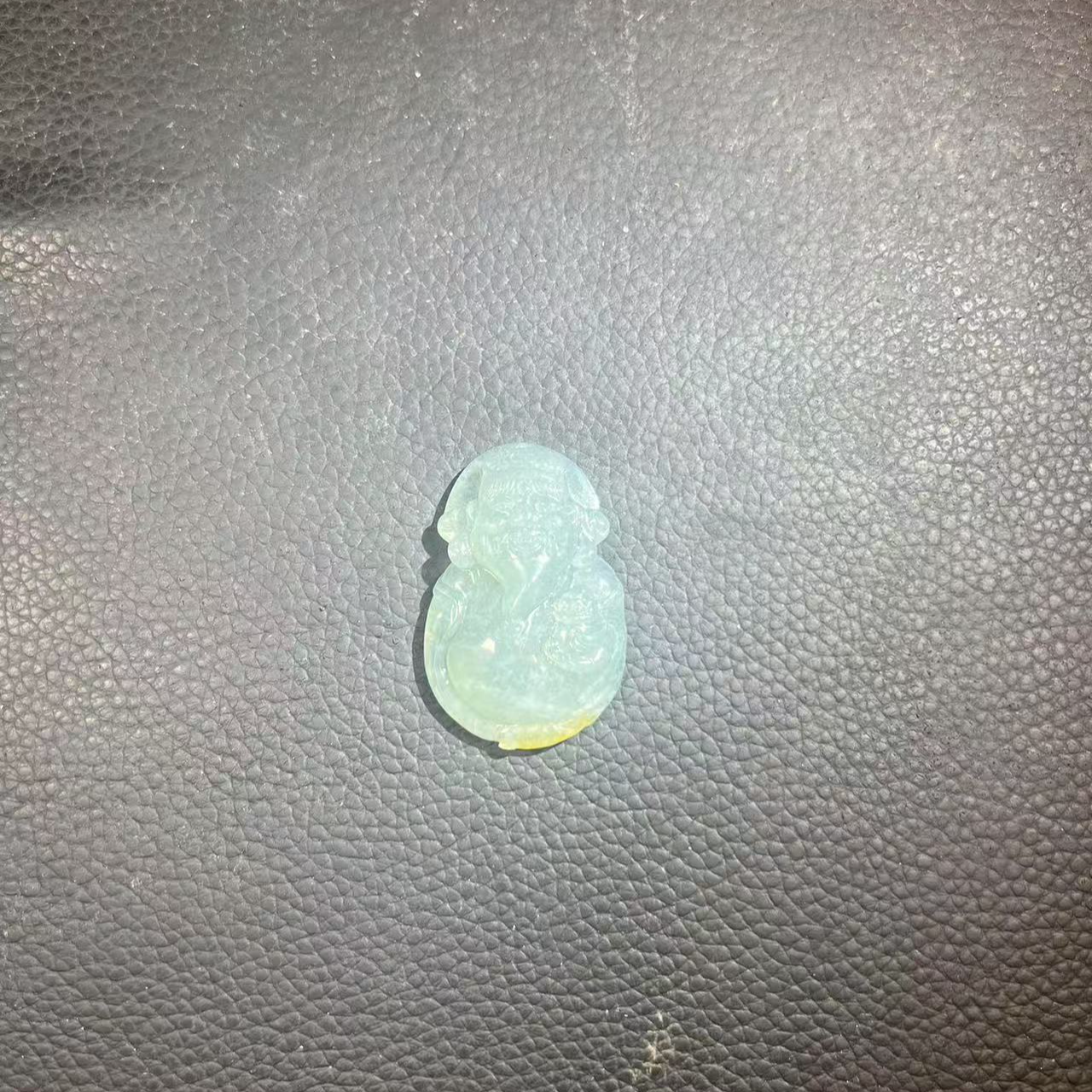 腾冲老料特色冰种挂件