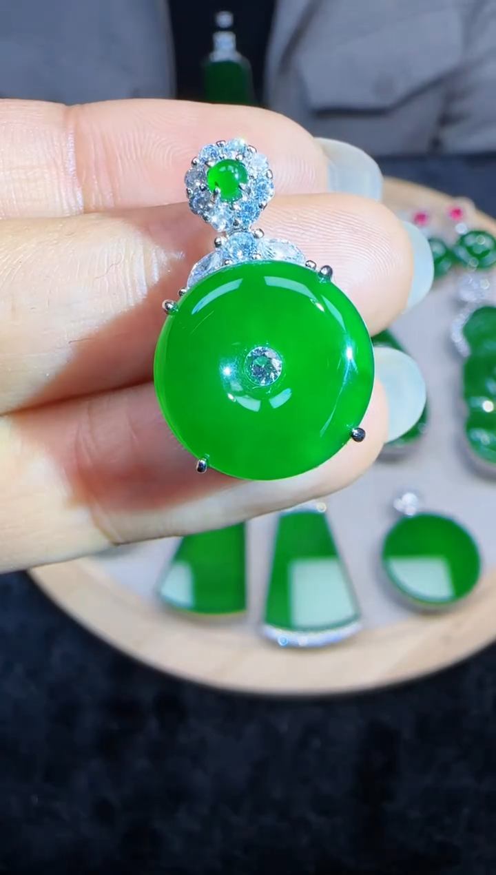 未镶嵌定制翡翠翡翠吊坠169