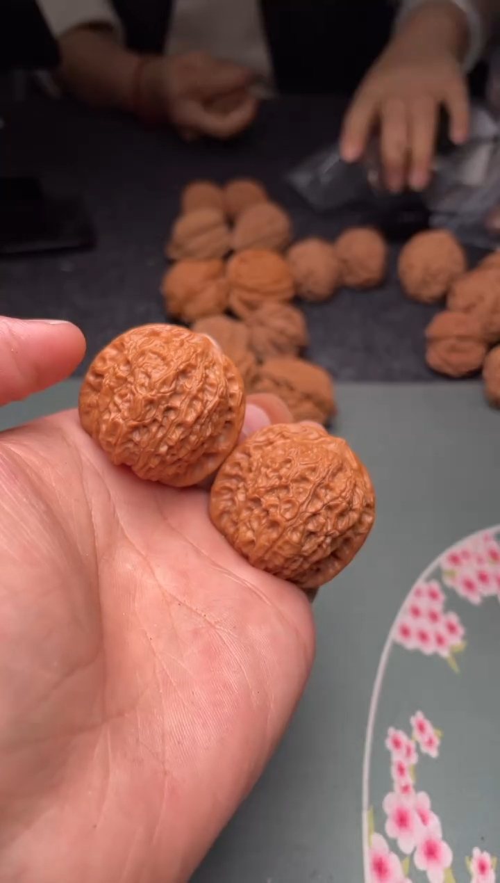 把件文玩核桃a152   血麒麟   36尺