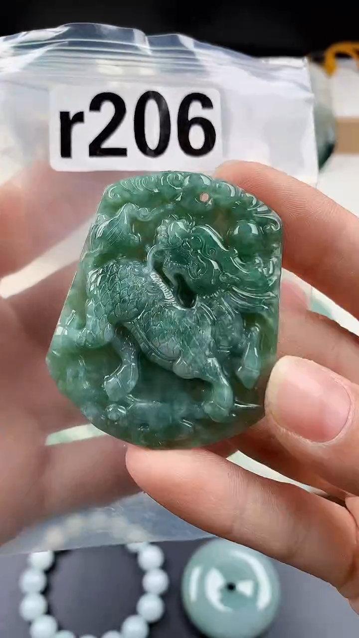 颈饰未镶嵌翡翠天然翡翠吊坠挂件