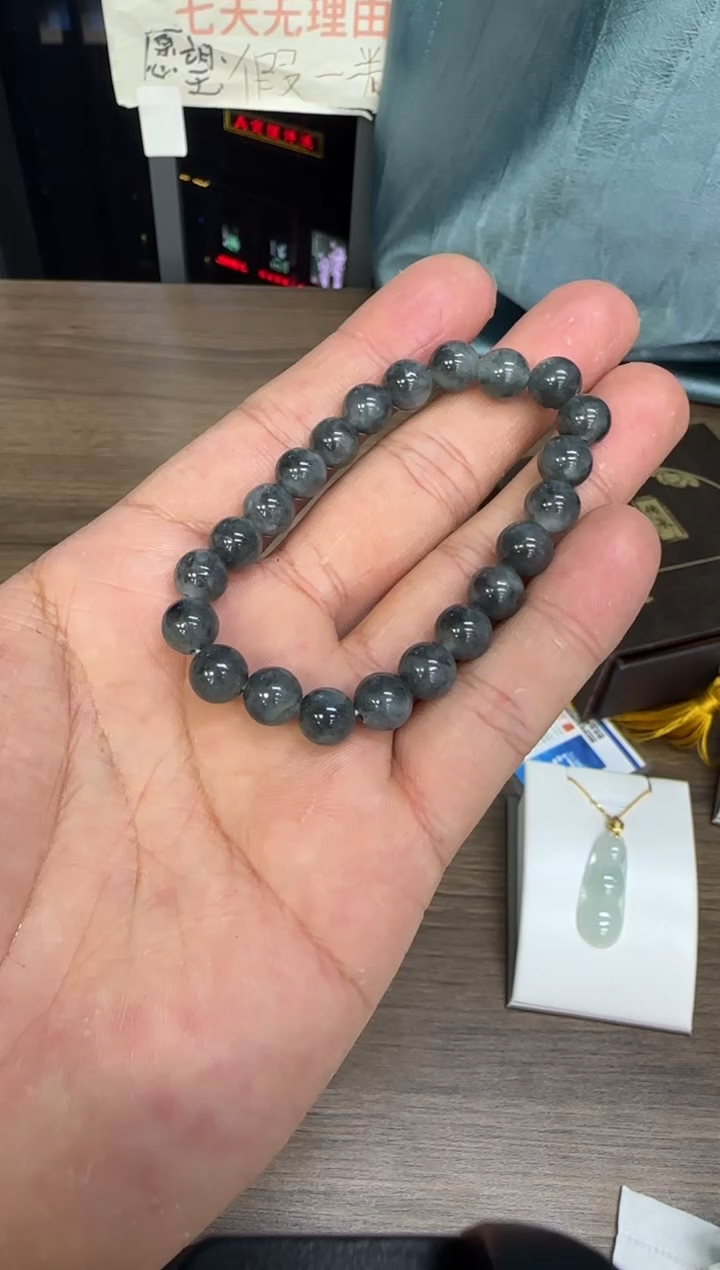 颈饰未镶嵌翡翠天然翡翠A货孤品一件