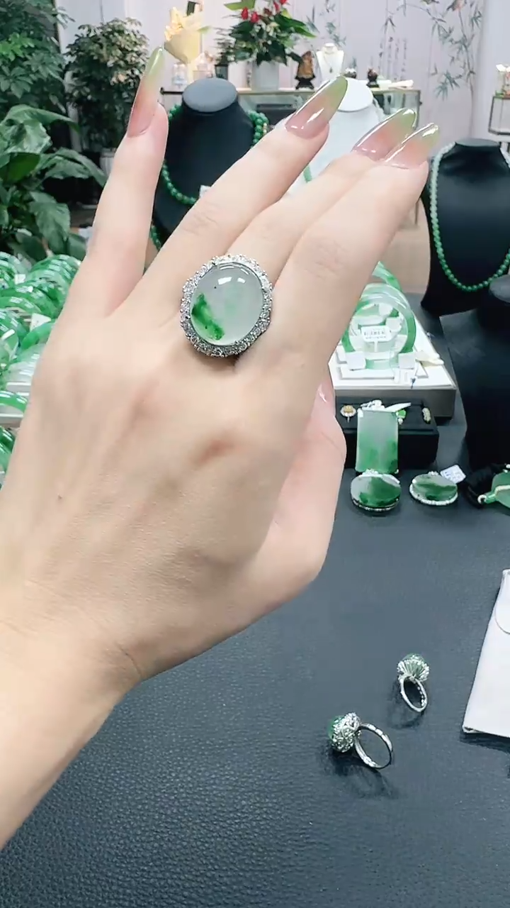 未镶嵌1石英质玉（非洲翠）/7660