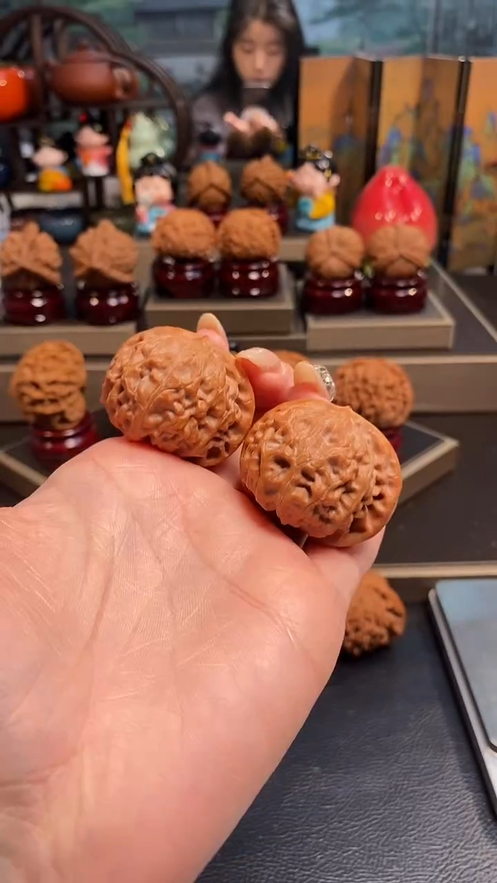 【闪购商品】文玩核桃把件H50宫灯40