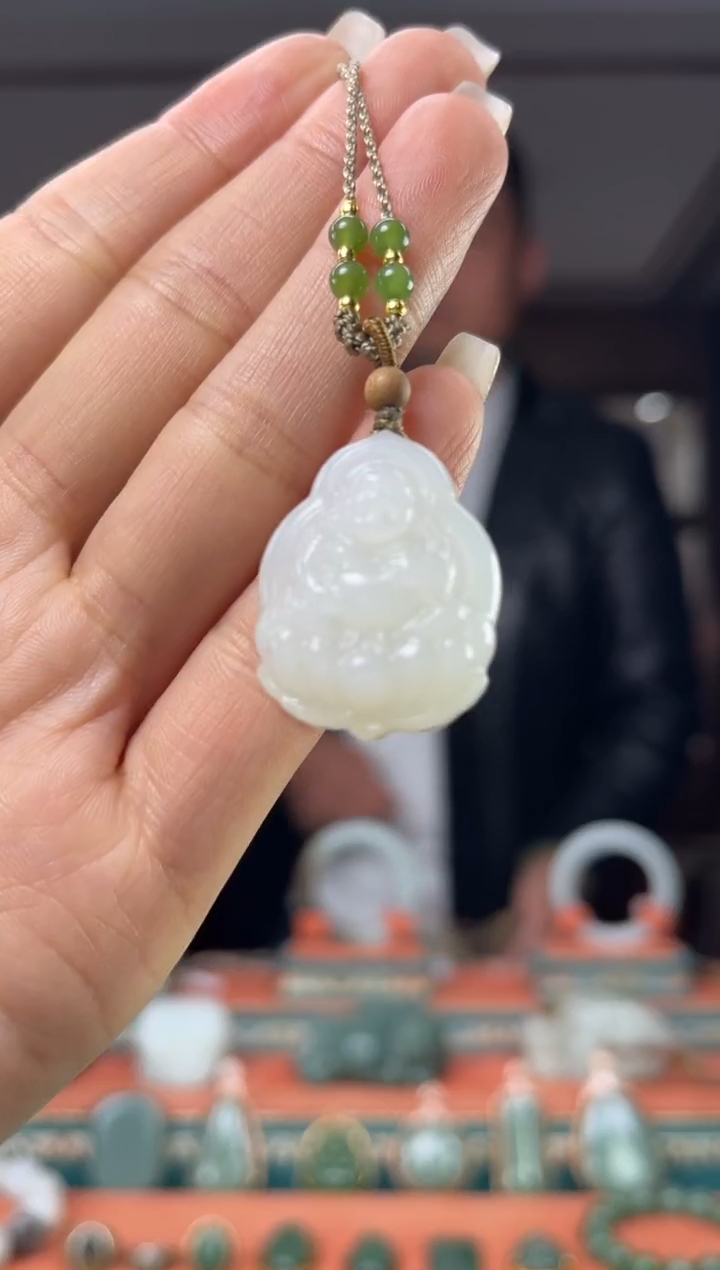 颈饰未镶嵌和田玉佩佩