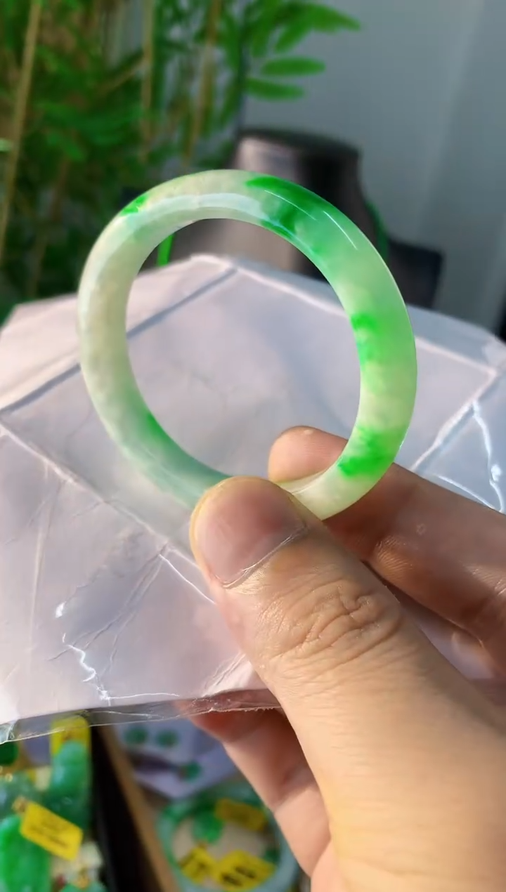 翡翠未镶嵌吊坠(不含链)缅甸翡翠手镯