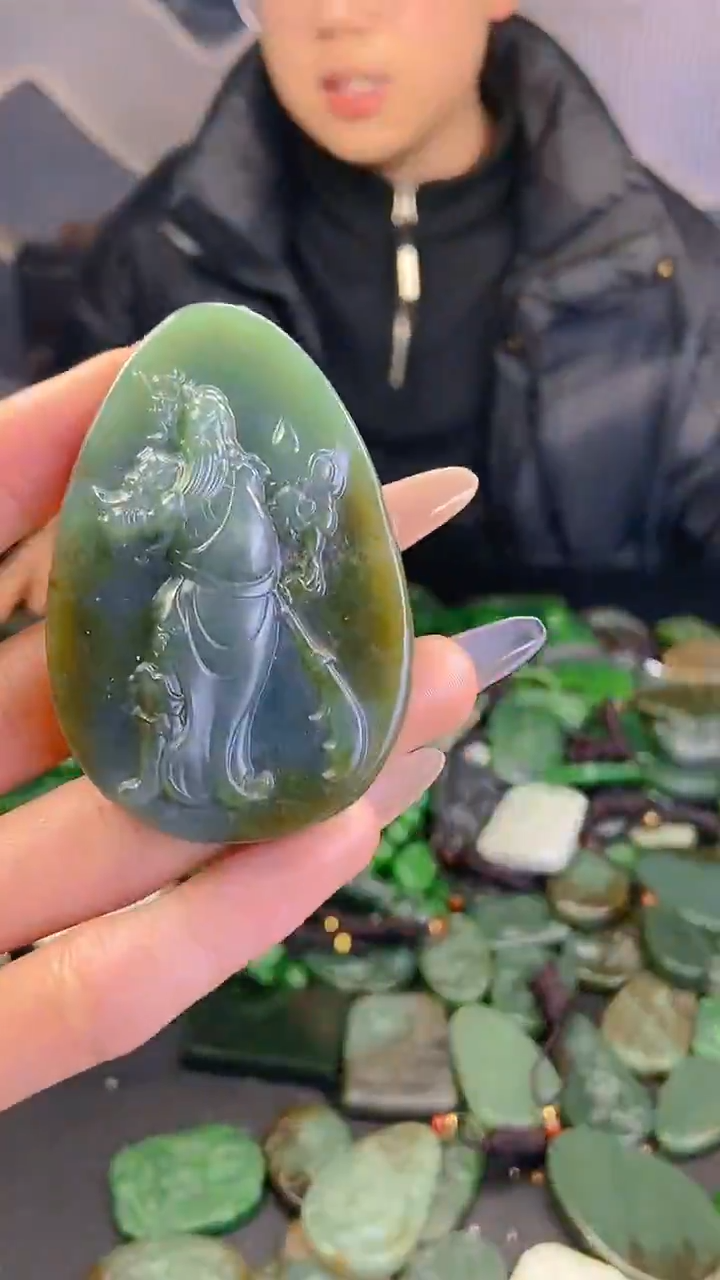 颈饰未镶嵌和田玉1