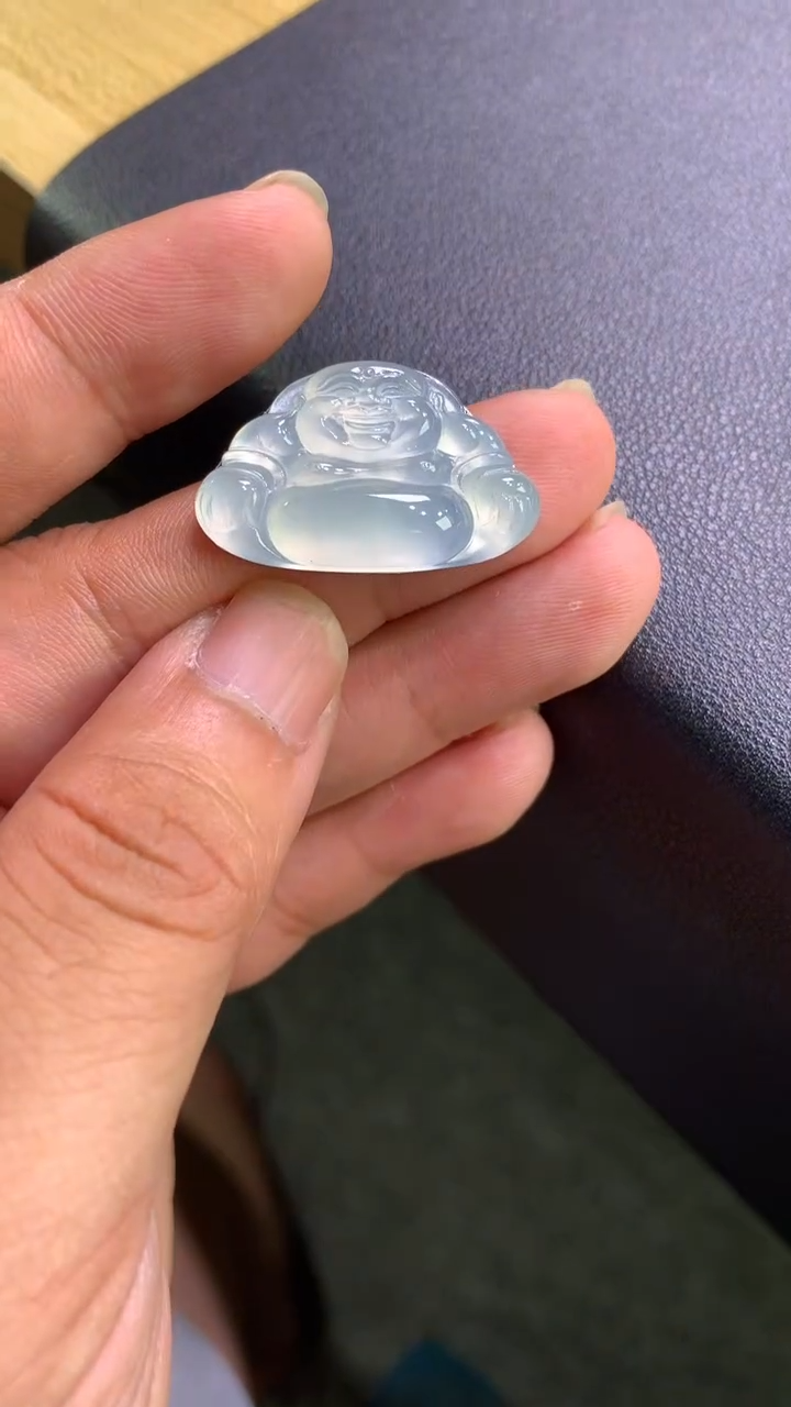 翡翠未镶嵌颈饰佛公