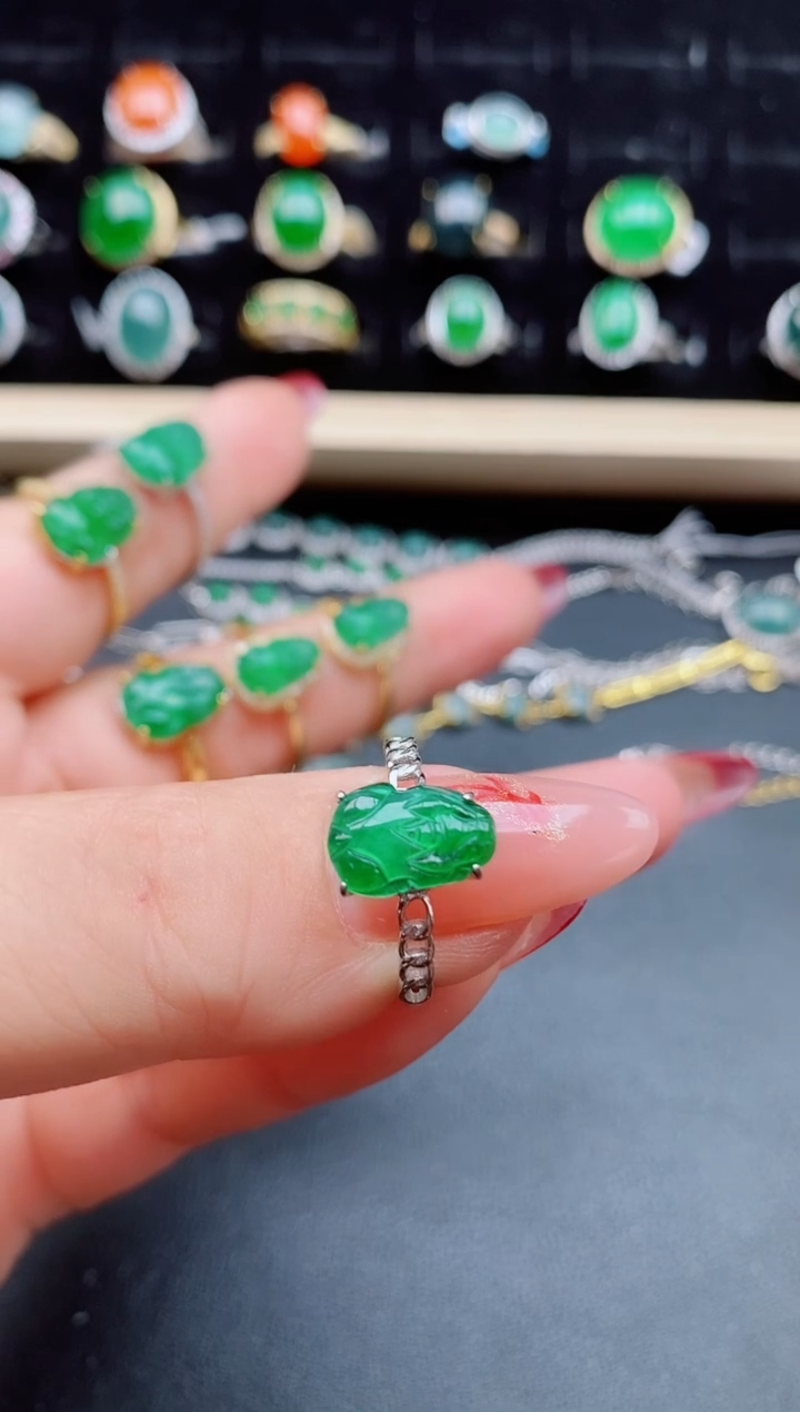 【闪购商品】翡翠戒指银S925镶嵌585050