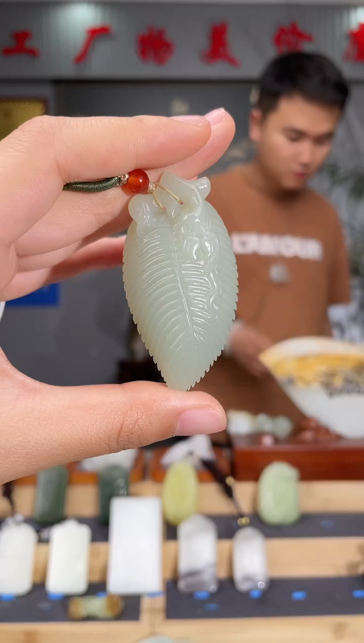 和田玉未镶嵌颈饰1