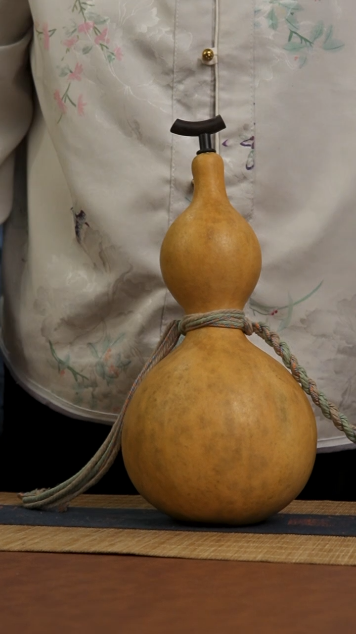 740号 天然热水酒葫芦 一物一拍（有瑕介意勿拍）