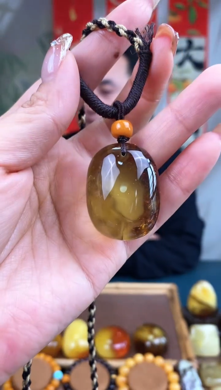 【闪购商品】琥珀裸石未镶嵌 基地发货 一物一证 顺丰包邮