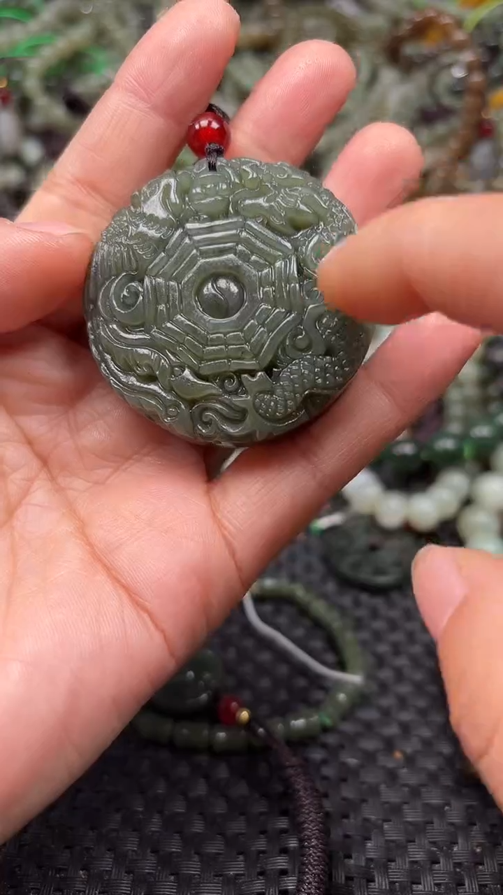 颈饰未镶嵌和田玉1
