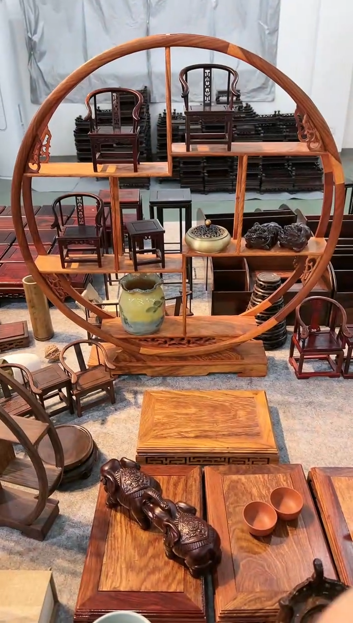 【闪购商品】刺猬紫檀（非洲黄花梨）66公分圆月博古架一个