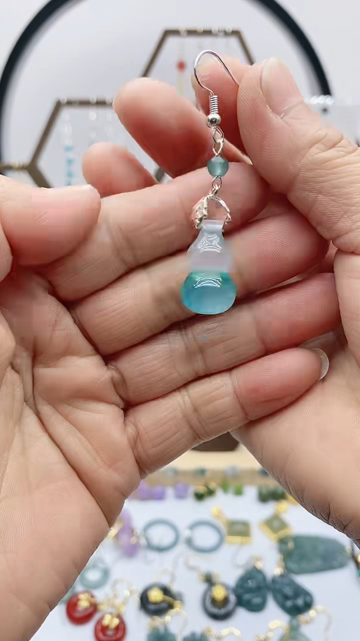 未镶嵌石英质玉（天山翠）耳饰219