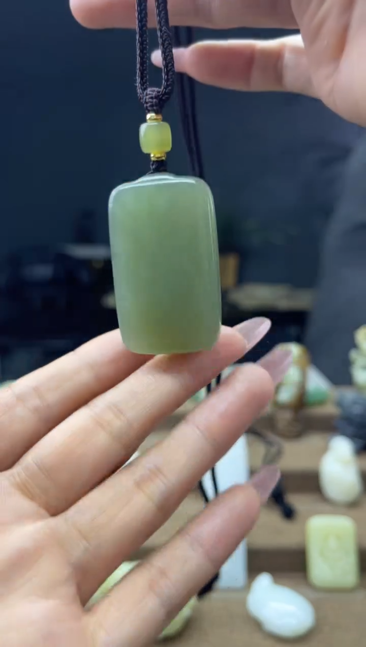 颈饰未镶嵌和田玉1