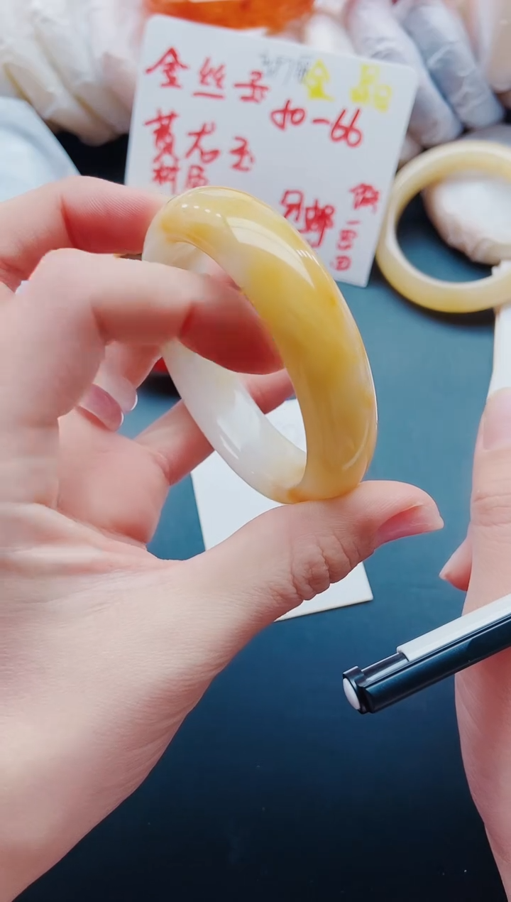 【闪购商品】石英质玉手镯未镶嵌P182-56-57