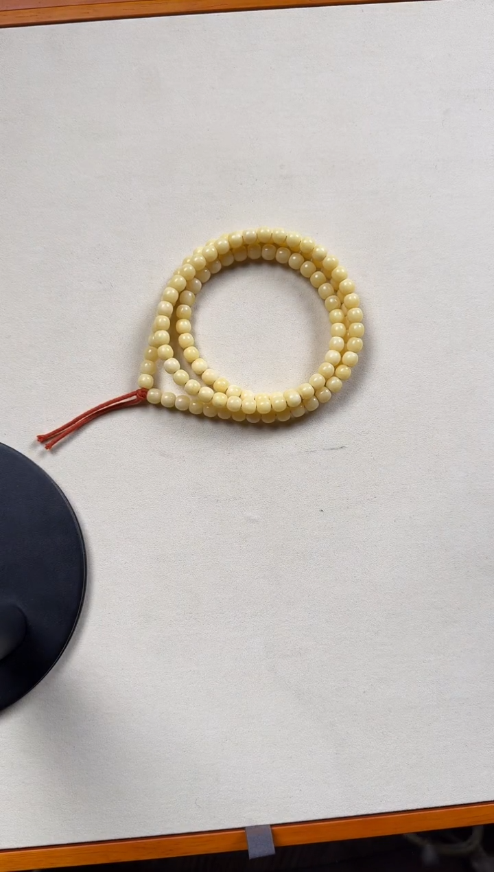 【闪购商品】蜜蜡手串未镶嵌DIFFERENT无同84