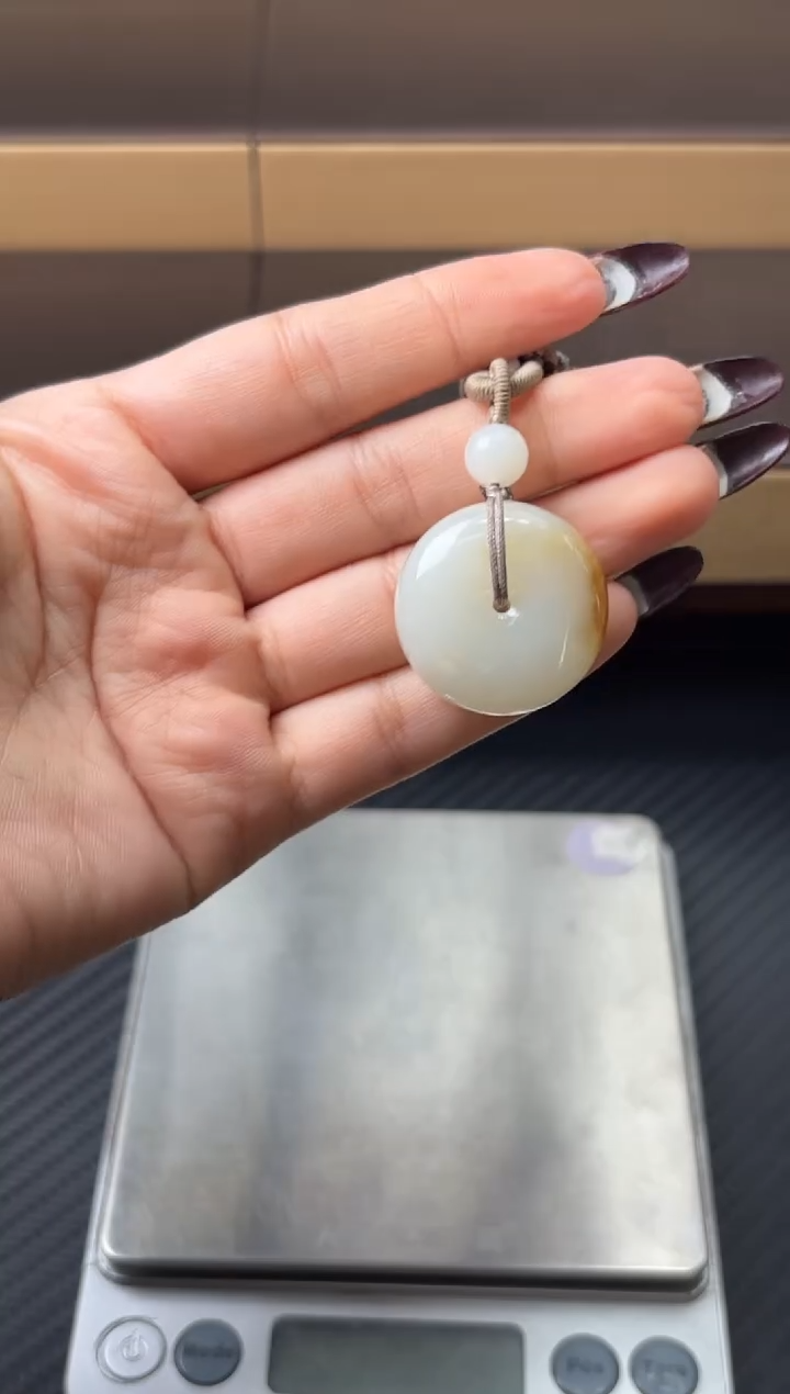 吊坠(赠链)未镶嵌和田玉和田黑山微色差平安扣mj