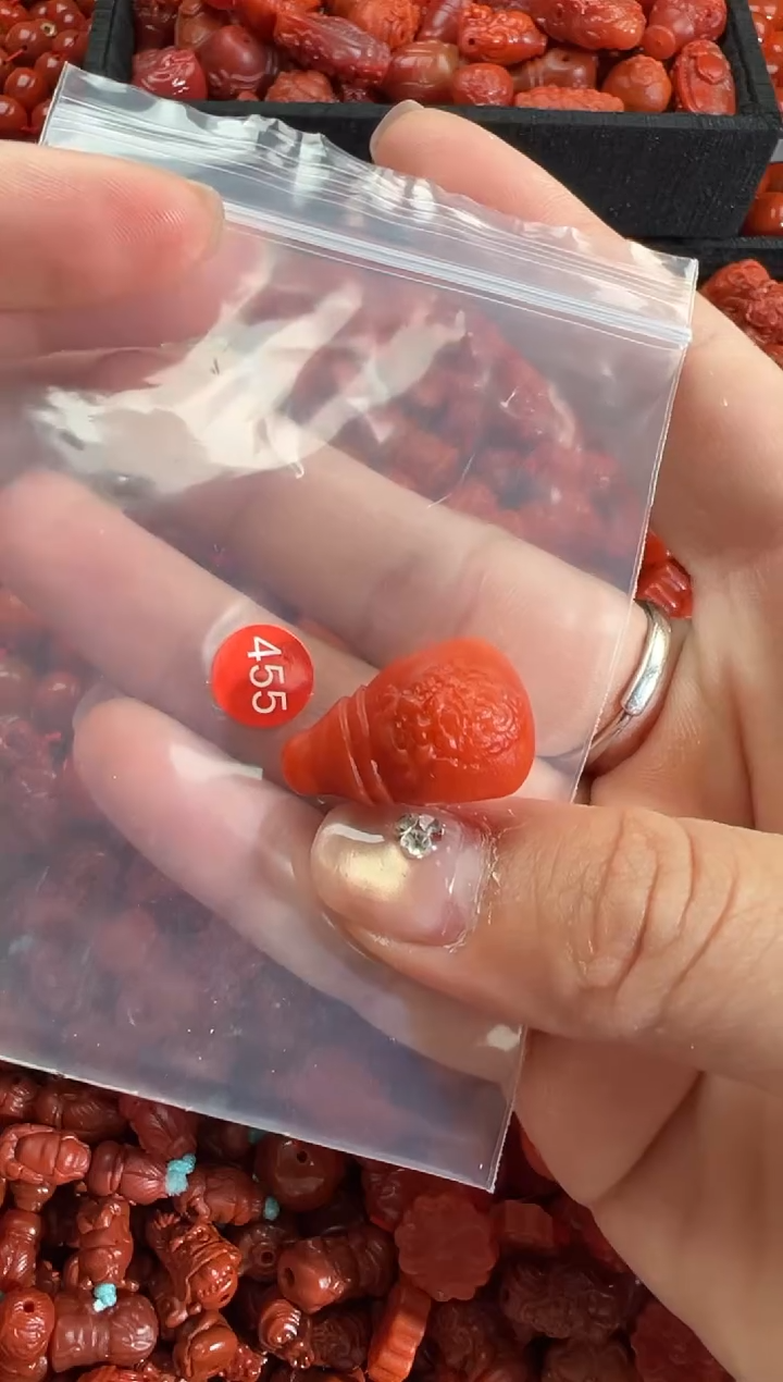 南红玛瑙未镶嵌颈饰1