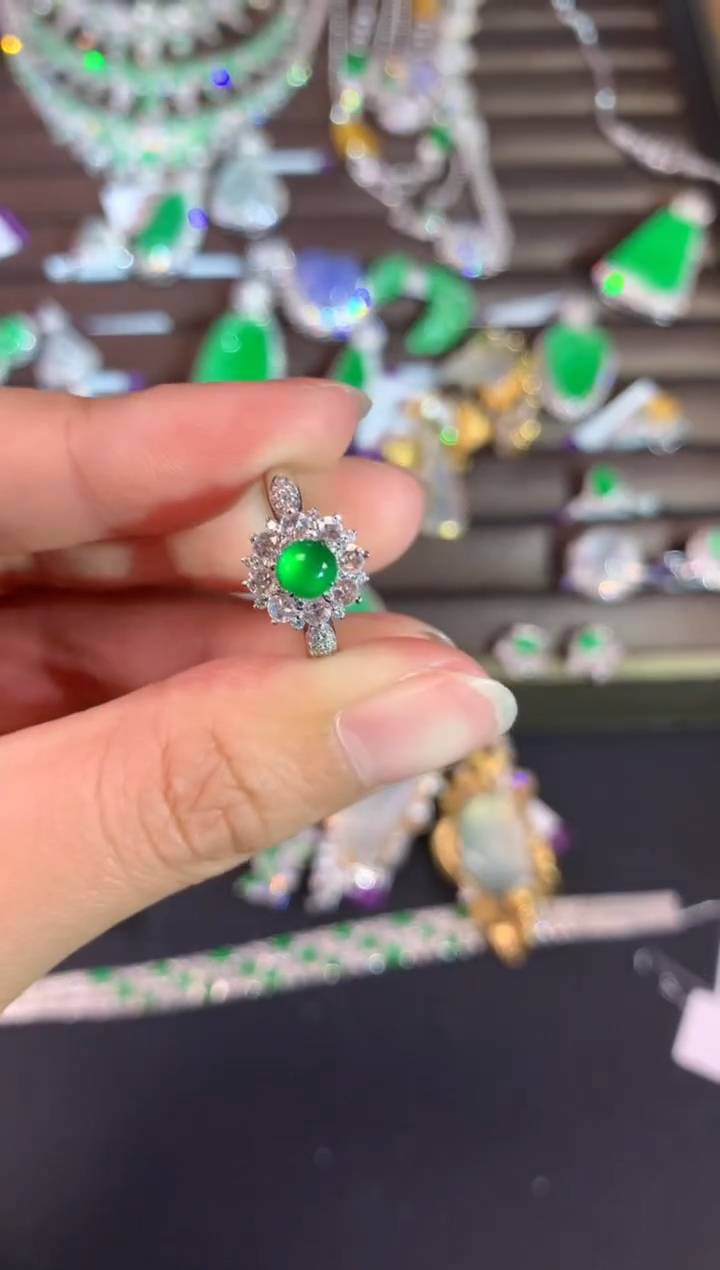 【闪购商品】翡翠戒指18K金镶嵌A642|6980