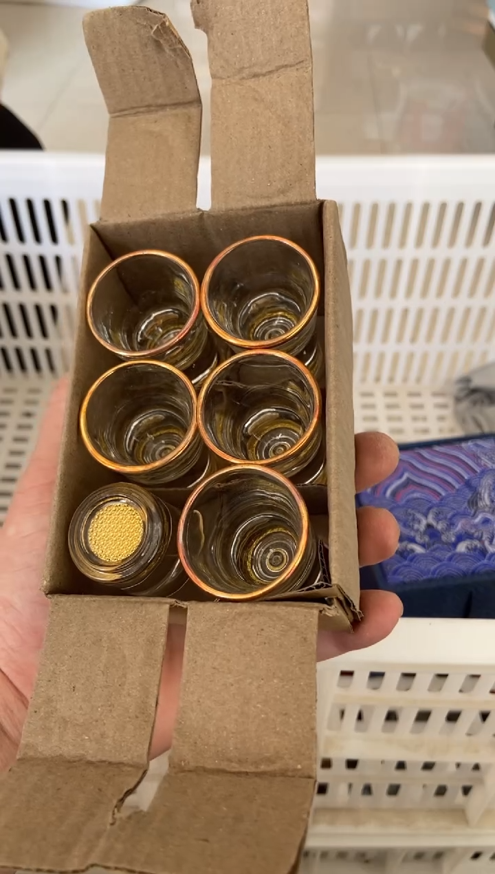 杯无运费险有瑕疵的摄影的产品有使用过的痕迹有点脏介意勿拍