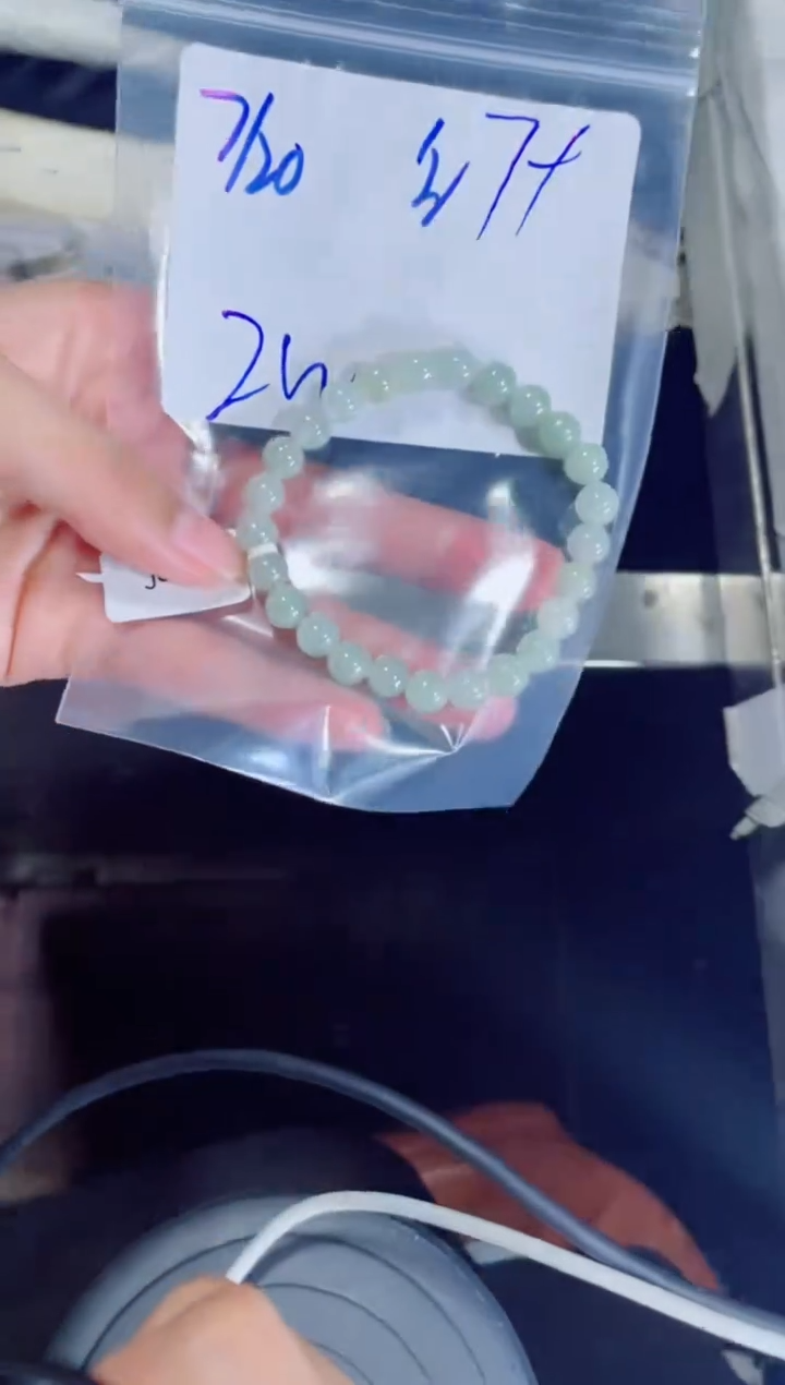 定制翡翠未镶嵌h***n珠串