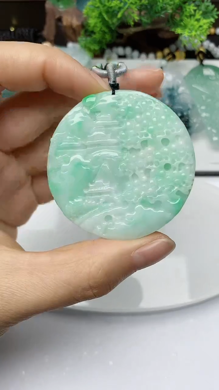 【闪购商品】翡翠颈饰未镶嵌          