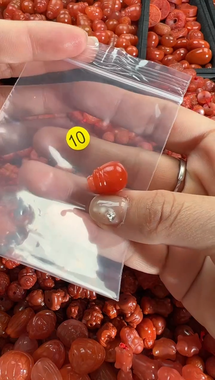 【闪购商品】南红玛瑙颈饰未镶嵌1