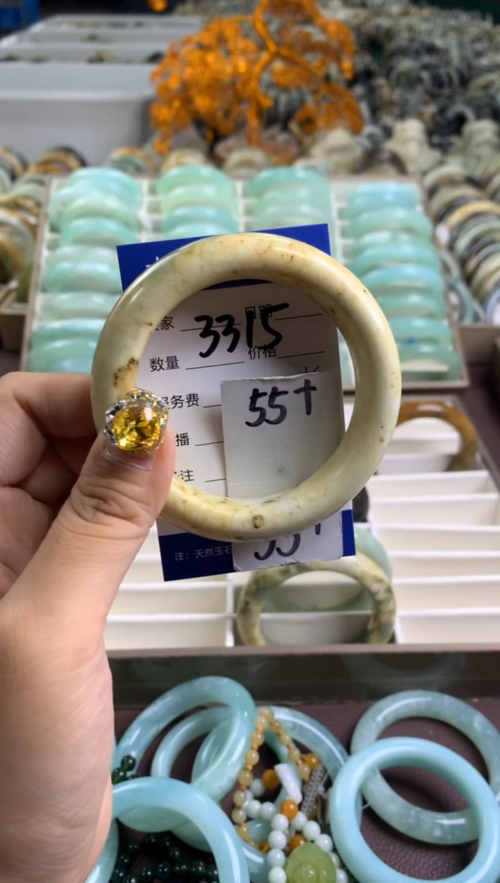 【闪购商品】蛇纹石玉手镯未镶嵌3315