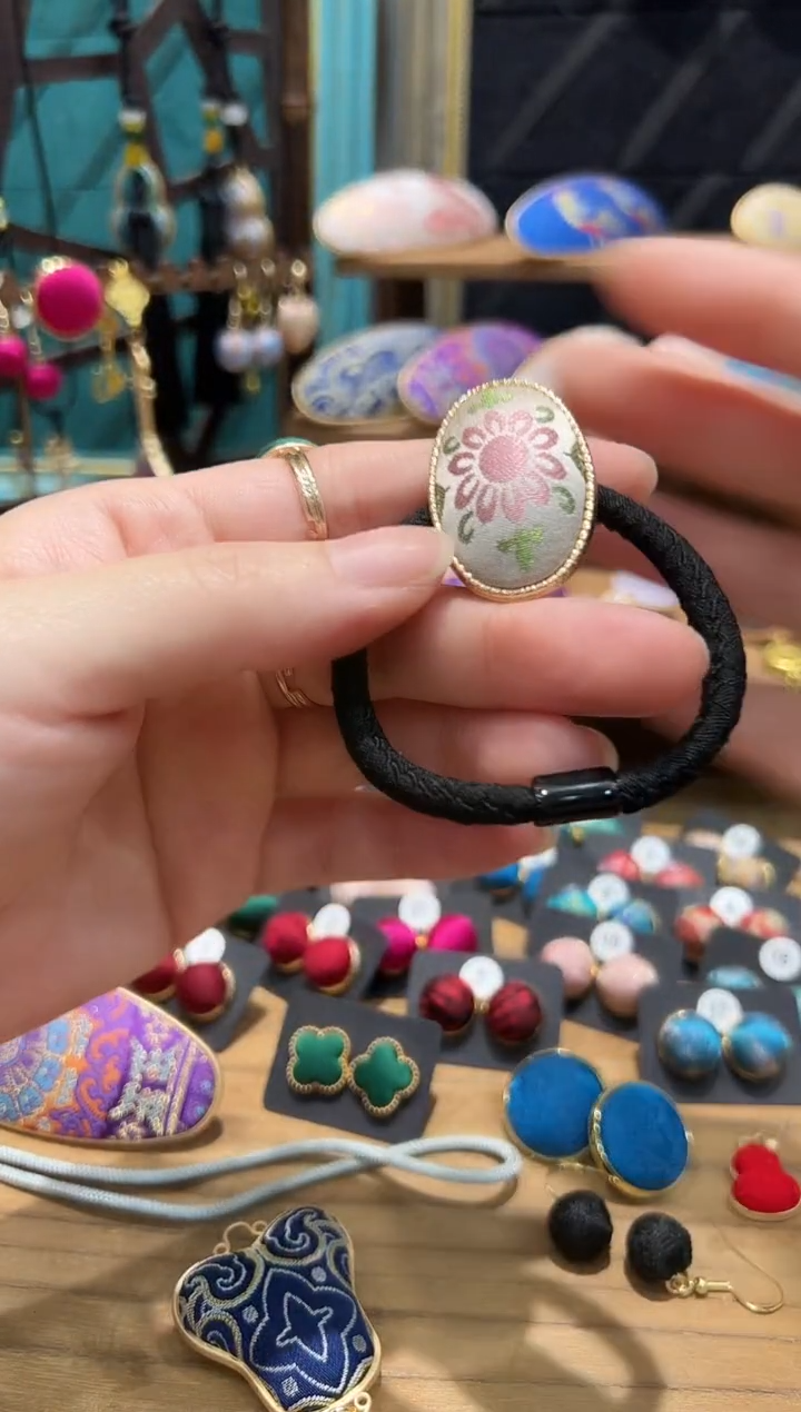 【闪购商品】【孤品车2.12】绿粉花椭圆发绳一个