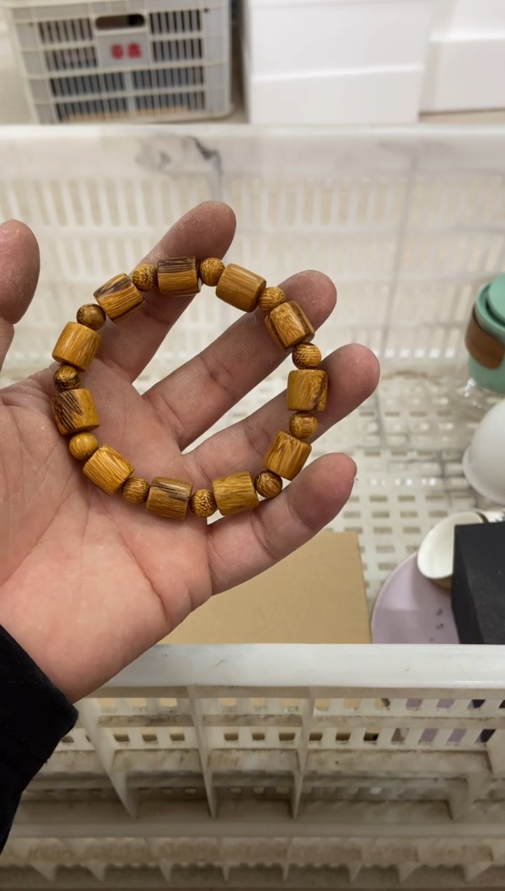 无运费险有瑕疵的摄影的产品有使用过的痕迹有点脏介意勿拍