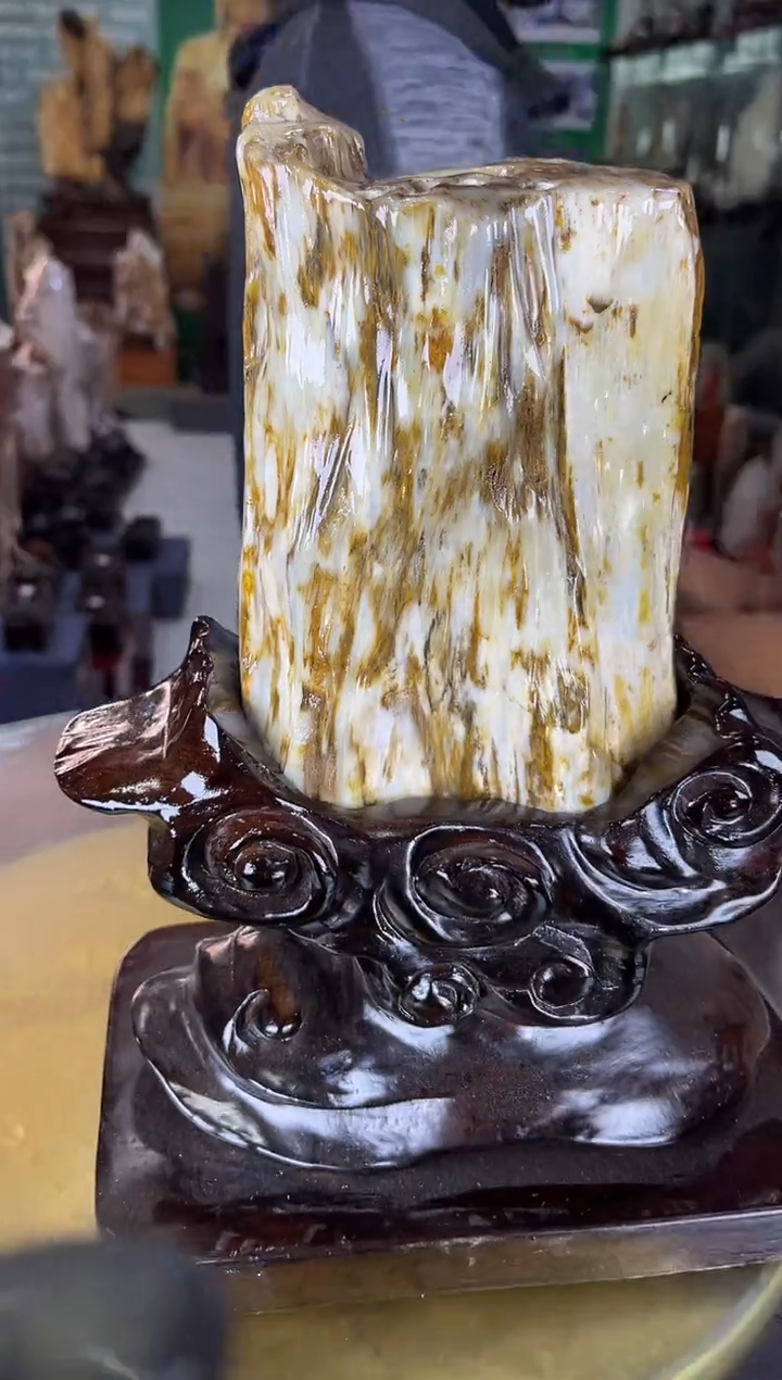 缅甸天然树化玉精品摆件