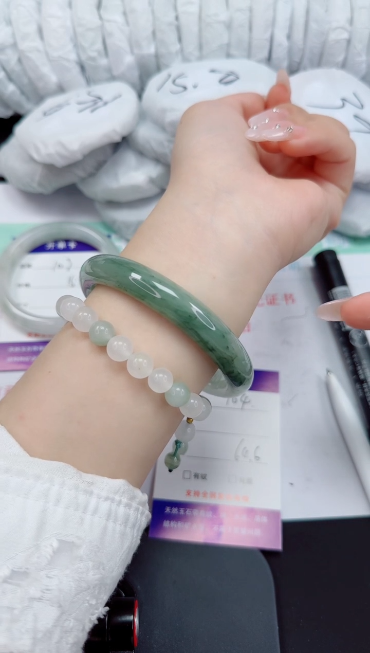 石英岩玉手镯未镶嵌104-64/65