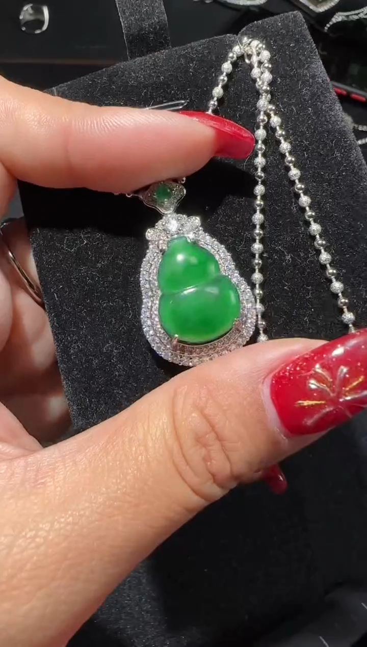 【闪购商品】翡翠吊坠(赠链)未镶嵌多样性发货拍一发一