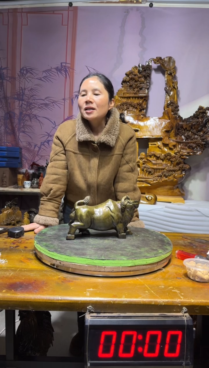 金丝楠一***祎金丝楠木雕刻摆件