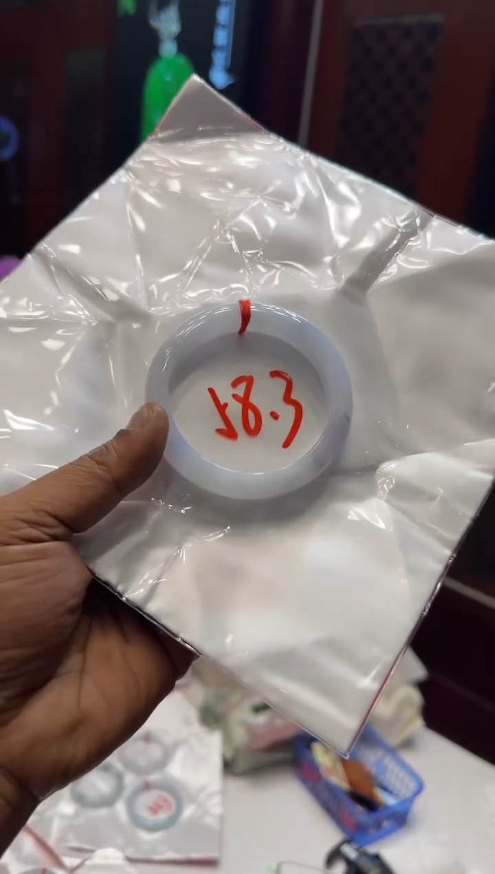 未镶嵌手镯翡翠手镯