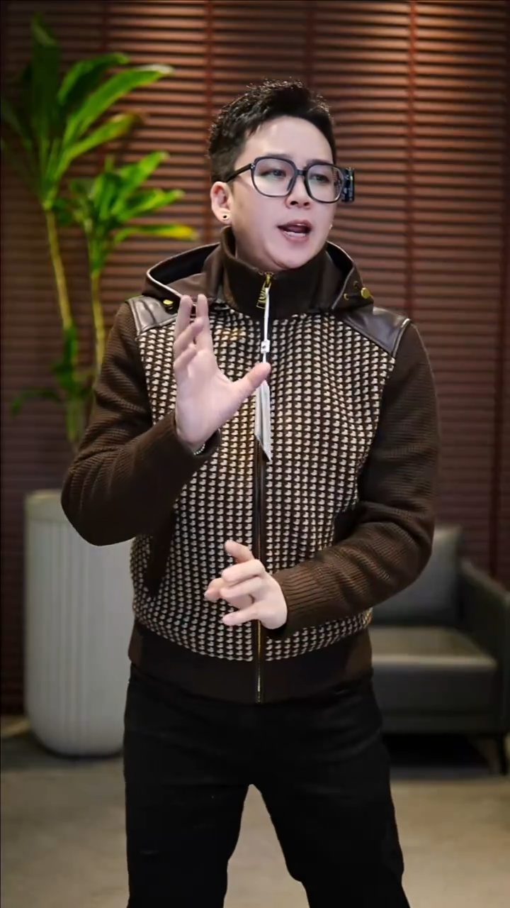 52码（ 145-160斤）帽子可拆卸夹棉拼皮夹克咖色