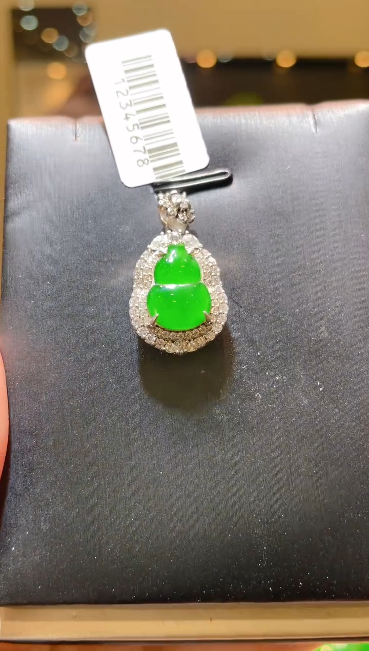 【闪购商品】翡翠吊坠(不含链)银S925镶嵌A7