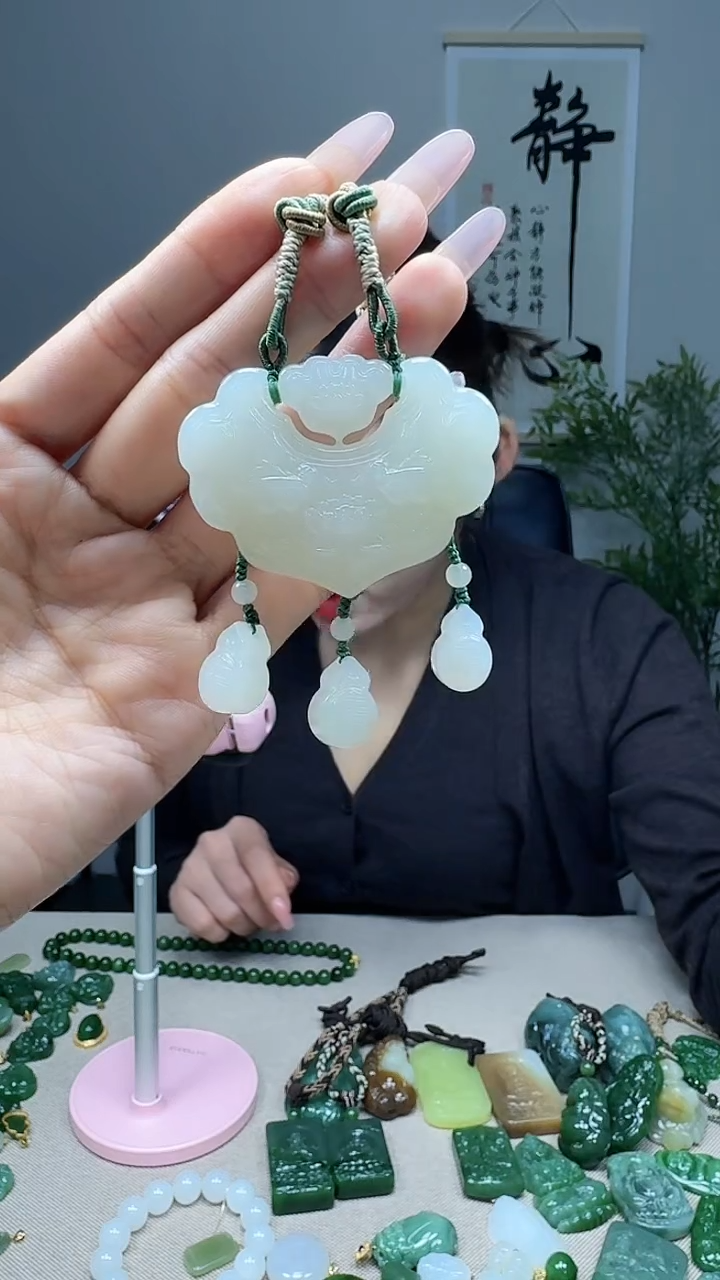 未镶嵌和田玉挂件1