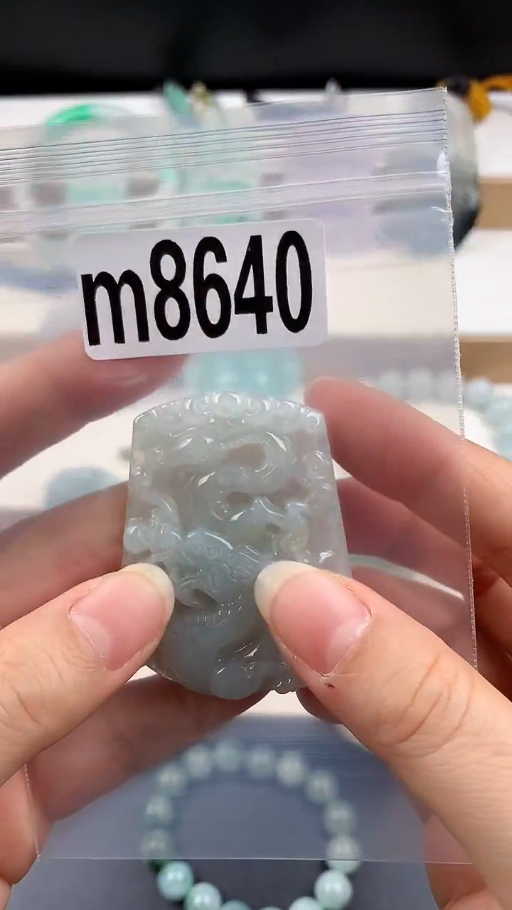 颈饰未镶嵌翡翠天然翡翠吊坠挂件