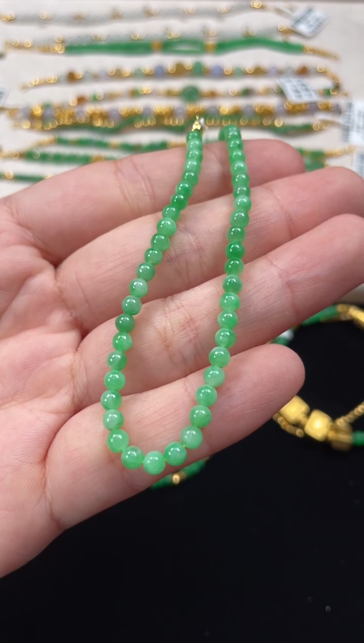 18K金镶嵌手链翡翠一条   P138